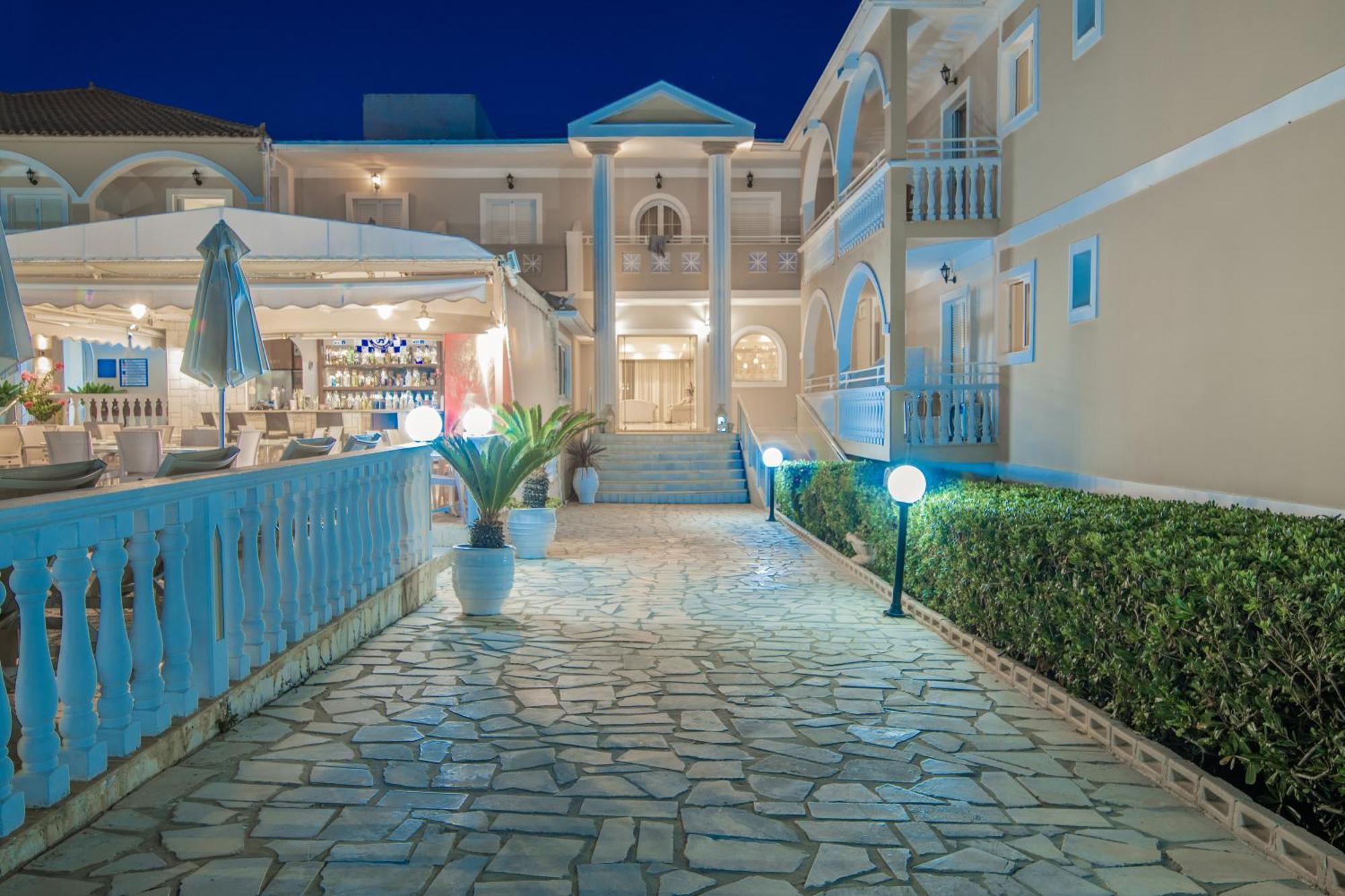 Daisy Hotel Planos  Luaran gambar