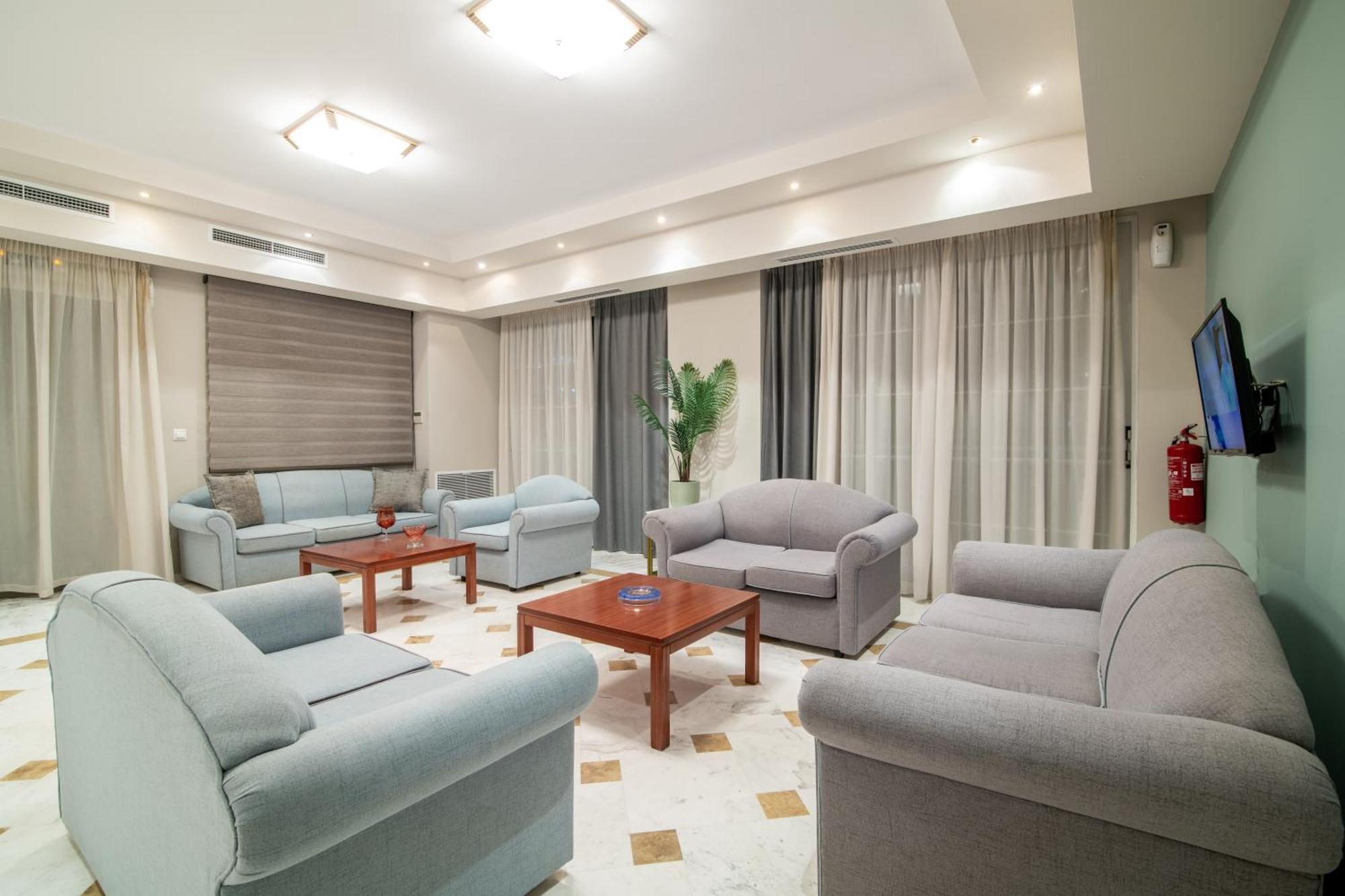Daisy Hotel Planos  Luaran gambar