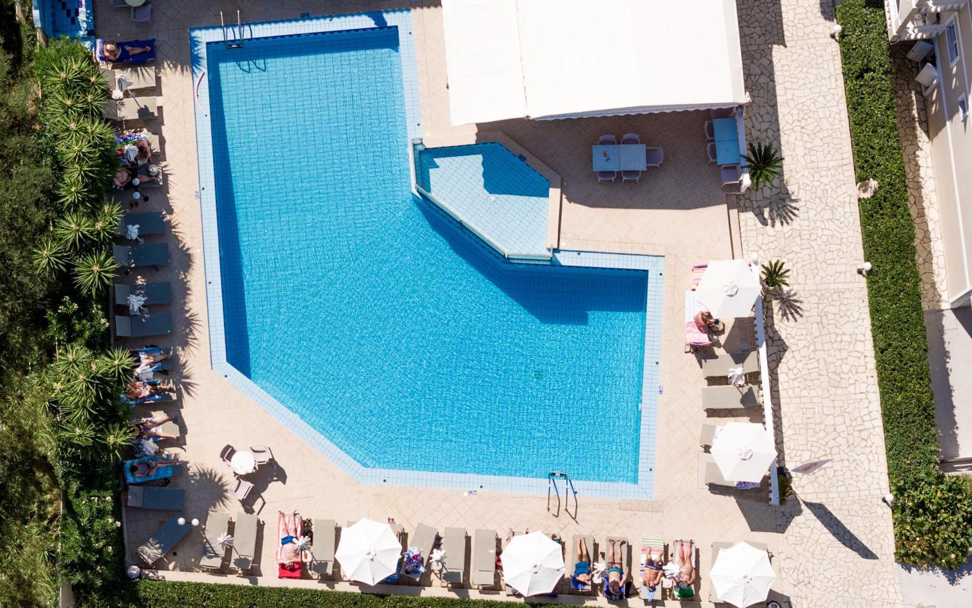 Daisy Hotel Planos  Luaran gambar