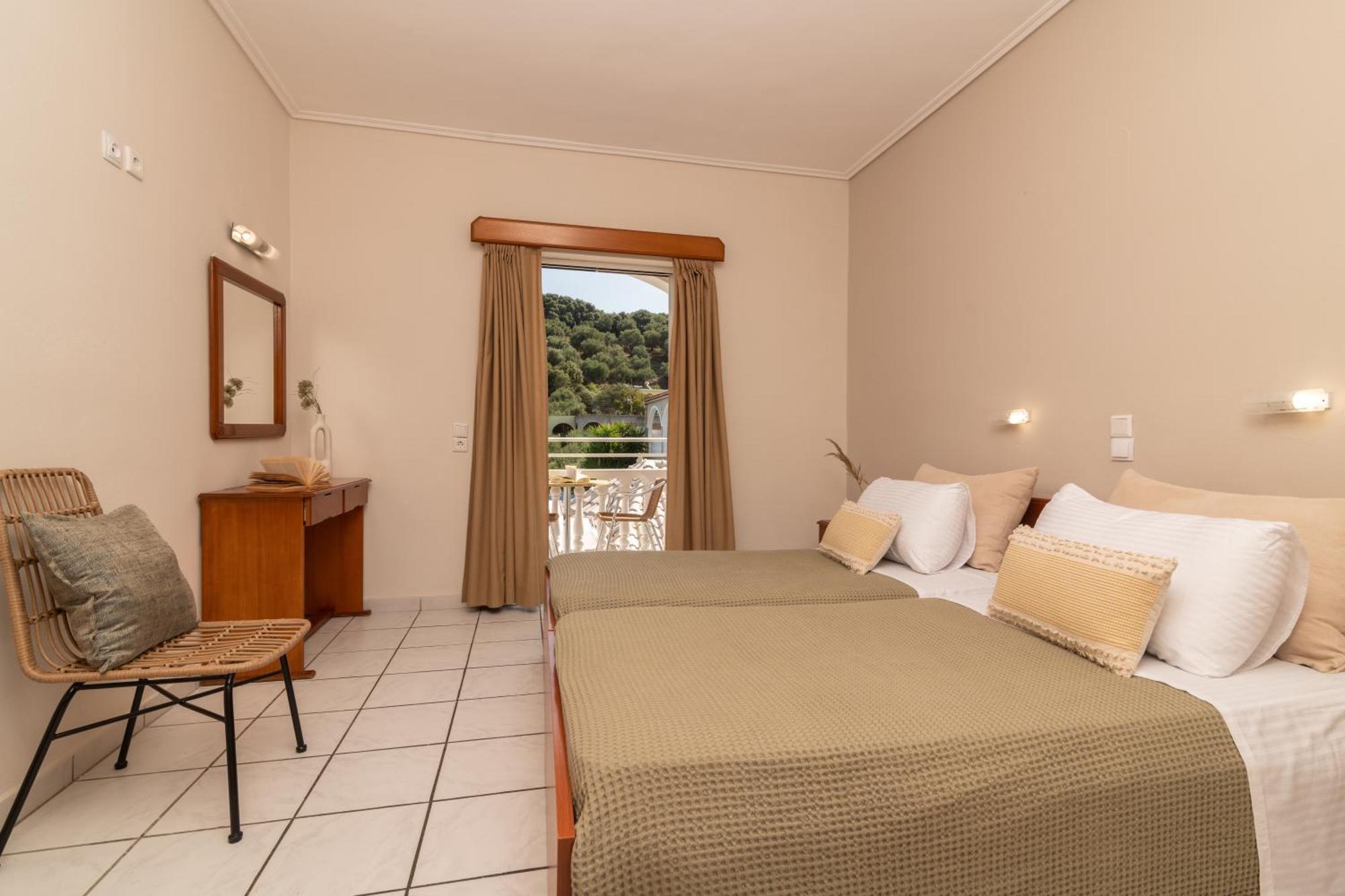Daisy Hotel Planos  Luaran gambar